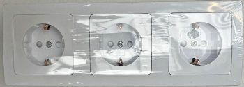 DELPHI Set 3 Steckdosen + 3-fach Rahmen, 250V~/ 16A, Steckanschluss, weiß