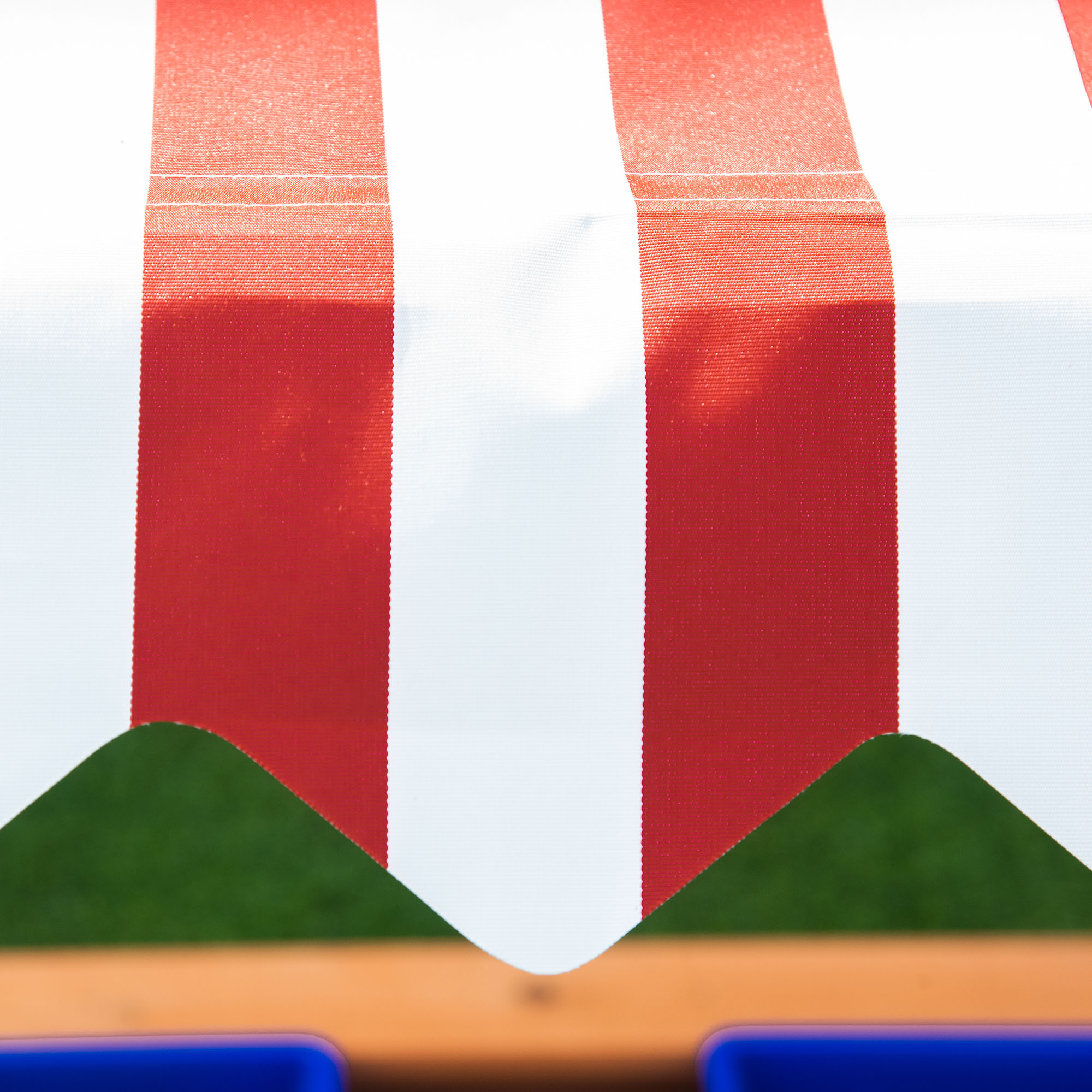 Sandkasten 107,5 x 107,5 cm Kinder Sandbox mit höhenverstellbar Abdeckung, Sandkiste aus Holz für Kinder 3-7 Jahre für Outdoor Garten Terrasse Balkon