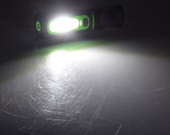 LED Stableuchte mit Akku "FlexiLED 300+" / Ladeschale, Magnethalter, 3W, 250lm,IP44