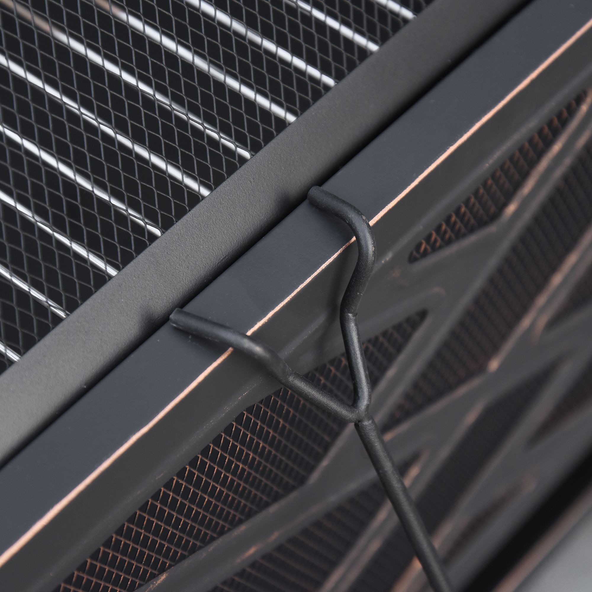 Feuerschale mit Funkenschutz, Grillrost, Schürhaken, quadratisch, Stahlgehäuse, schwarz, 66 x 66 cm