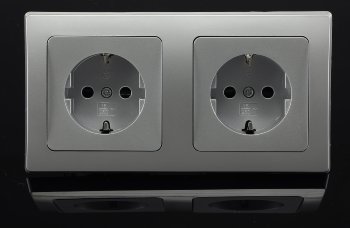 DELPHI Set 2 Steckdosen + 2-fach Rahmen / 250V~/ 16A, Steckanschluss, silber