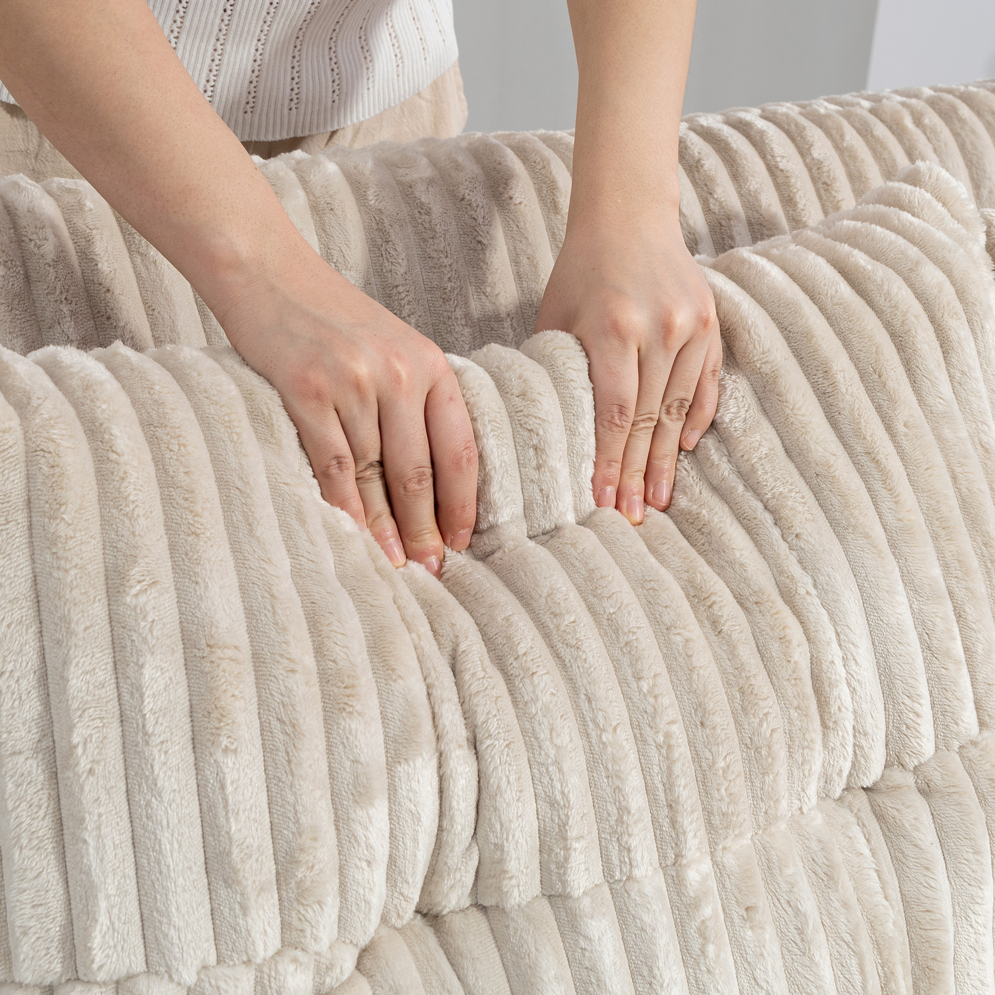 2-Sitzer Sofabett, Cordbezug, zum Schlafsofa umwandelbar, 2 Kissen, Seitentaschen, 157 x 190 cm, Cremeweiß