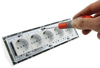5-fach Steckdosenblock, weiß / 250V~/ 16A, Aufbaumontage