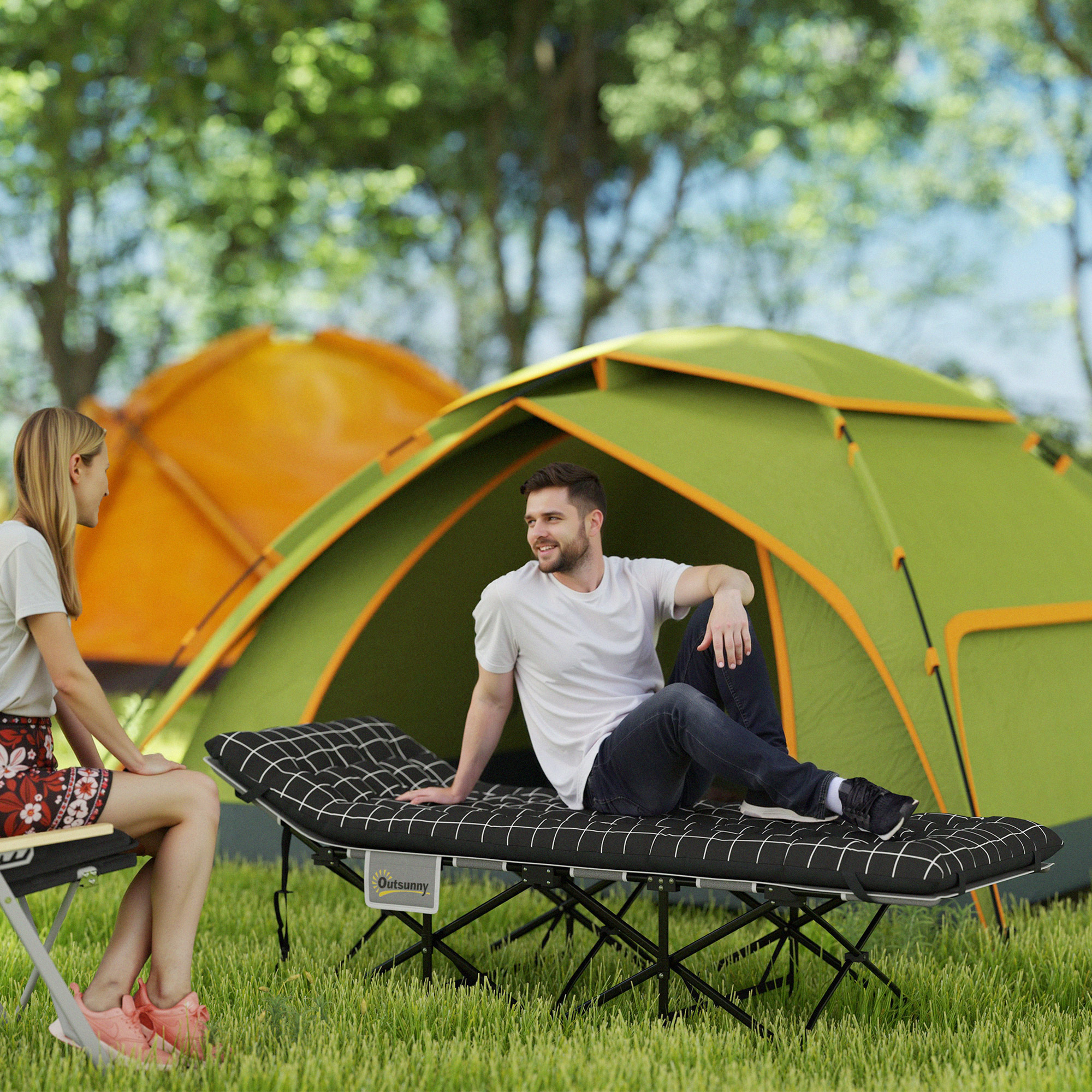 Klappbares Campingbett, Feldbett mit Matratze, ergonomisch, Metallrahmen, Schwarz