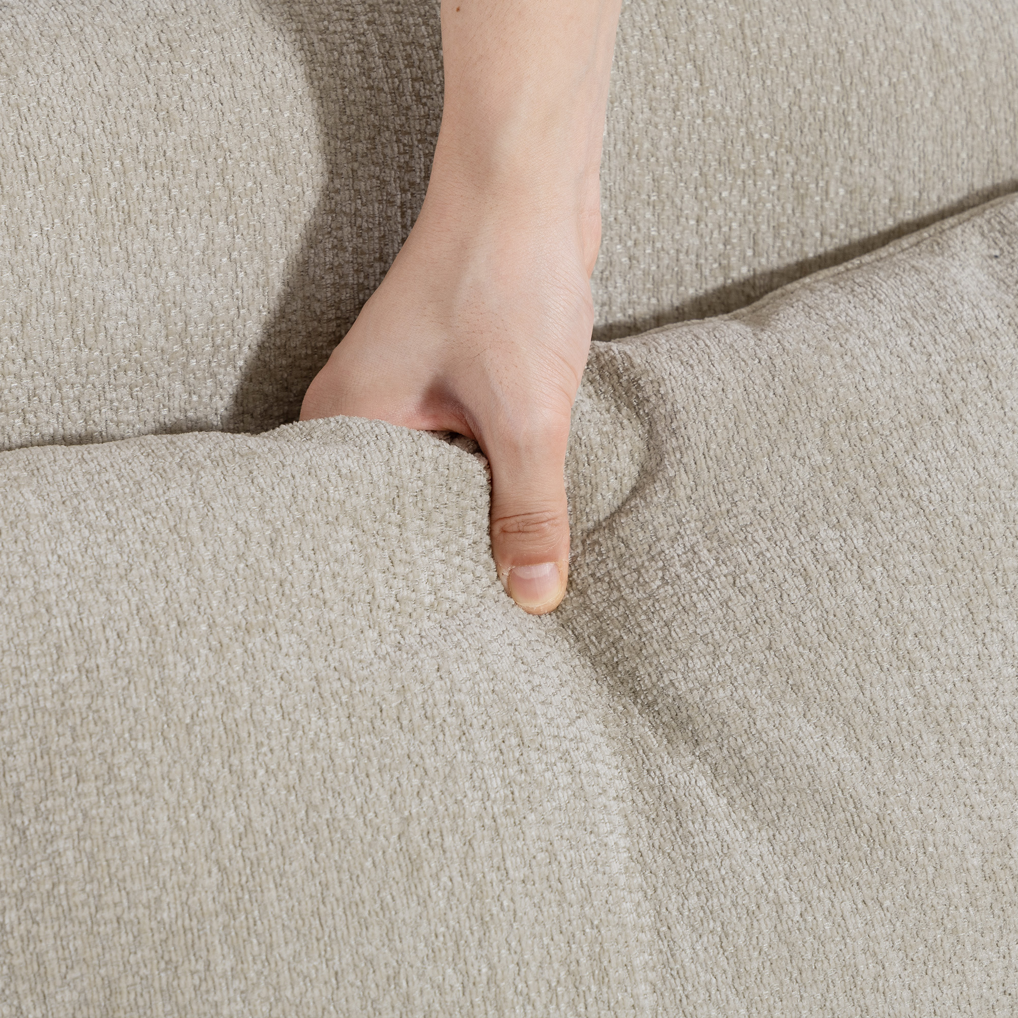 2-Sitzer-Sofa, kleines Chenille-Sofa mit Flügelrücken, dickem Sitz, Gummibaumholzfüßen, Beige