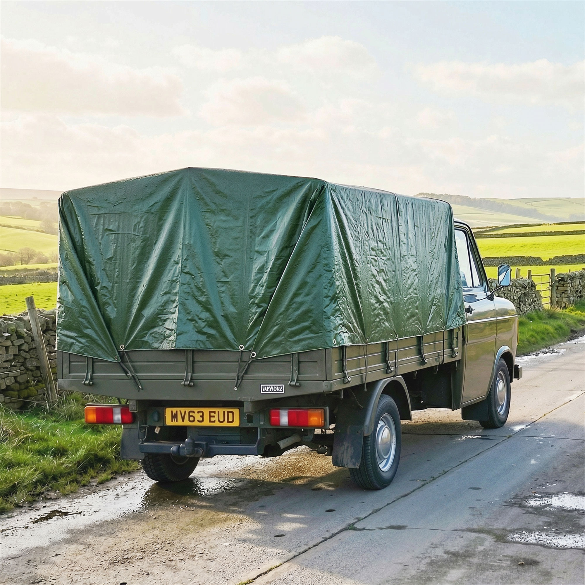 Abdeckplane wasserdicht 4 x 6 m 90g/m² Gewebeplane Reißfeste UV-stabil mit verstärkten Ösen UV-stabil Grün