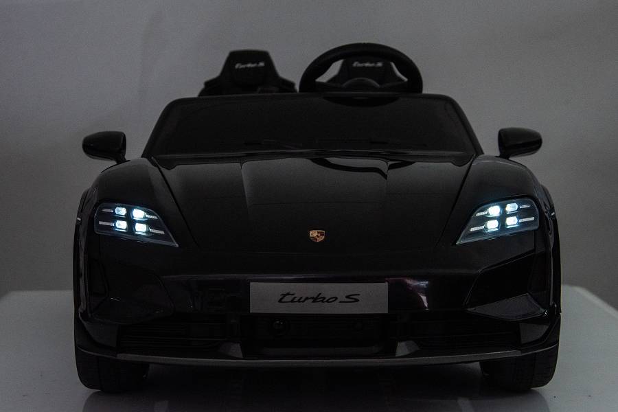 Elektro Kinderfahrzeug „Porsche Taycan Turbo S“ - schwarz