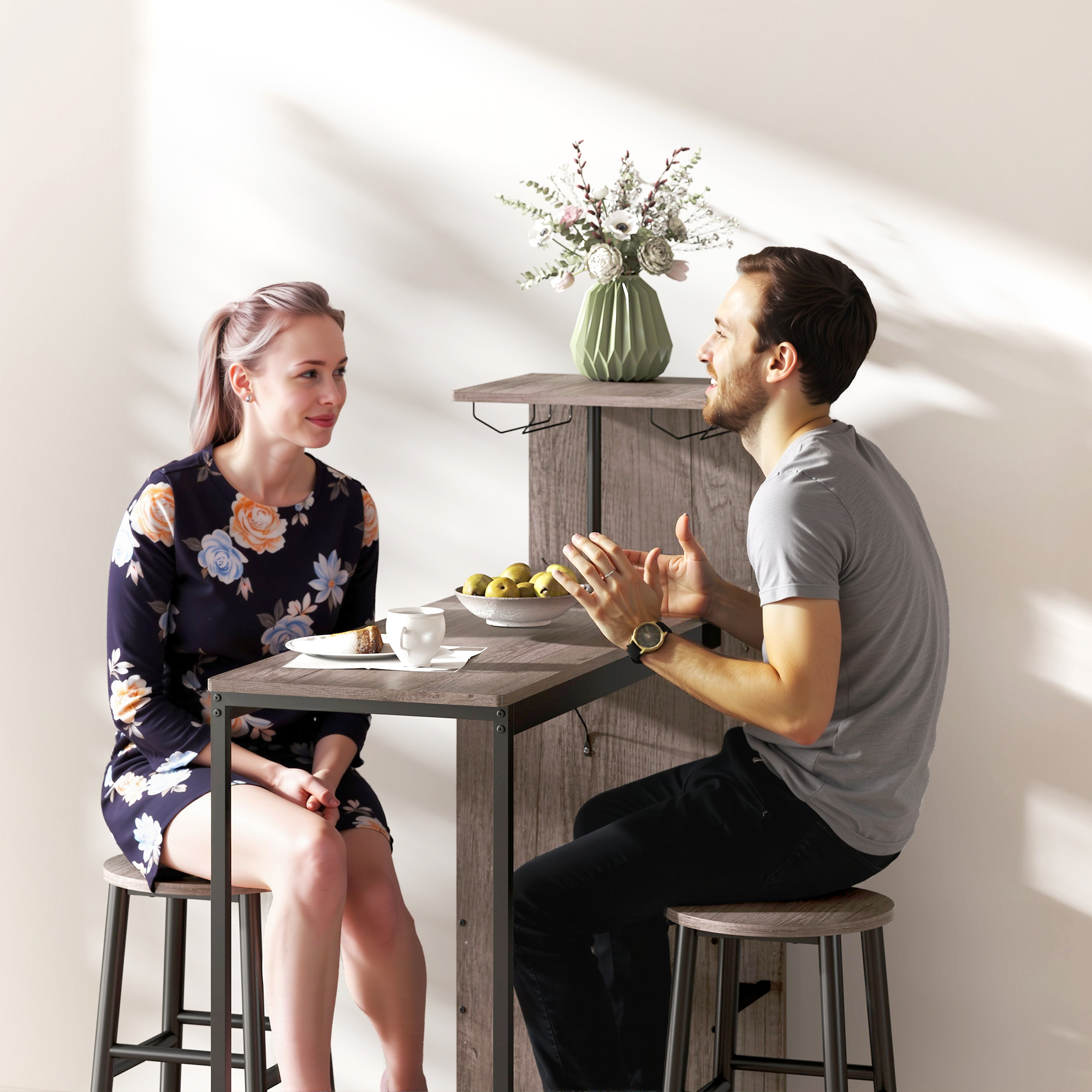 3-tlg. Bartisch-Set mit Stauraum, Weinregalen, Glashaltern, Hockern mit Fußstütze, für kleine Räume, Grau