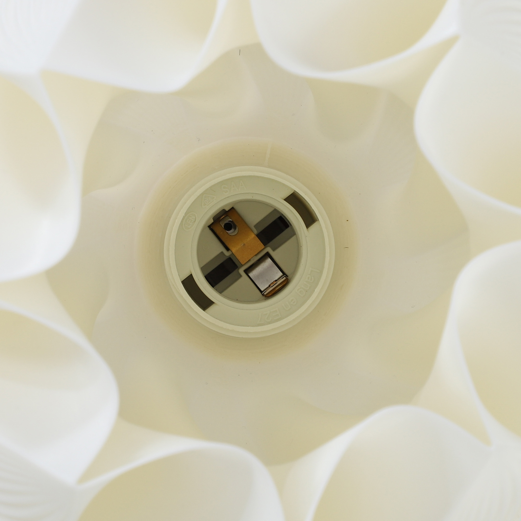 3D-gedruckte Lampe mit Blütenblattformen, Kunststoff, energieeffizient, Weiß