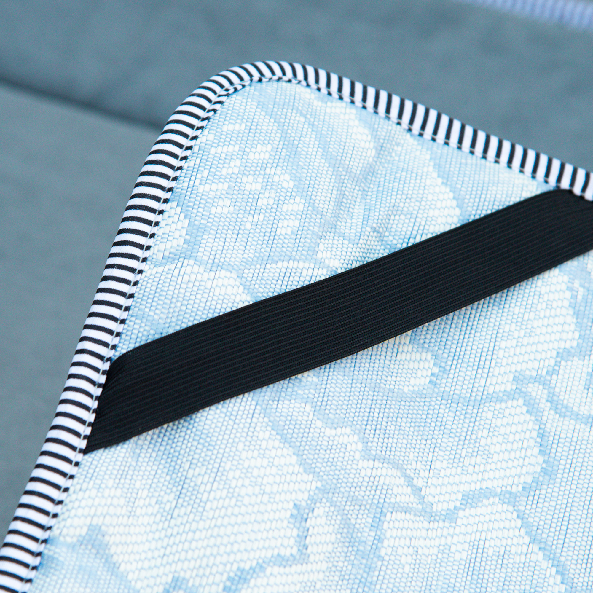 Feldbett faltbar Campingbett mit Matratze Tragetasche 188 x 64,5 x 53 cm Gästebett bis 150 kg belastbar Campingliege für Erwachsene Klappbett für Outdoor, Garten Camping Reisen Hellgrau