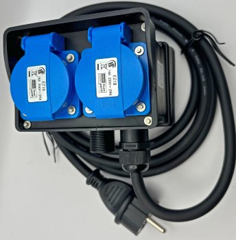 Gartensteckdose mit Erdspieß, 4-fach / IP44, 2m Kabel