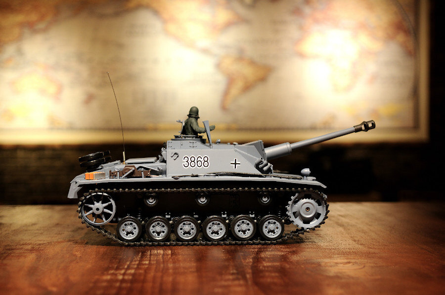 RC Panzer "Sturmgeschütz III" - Metallgetriebe