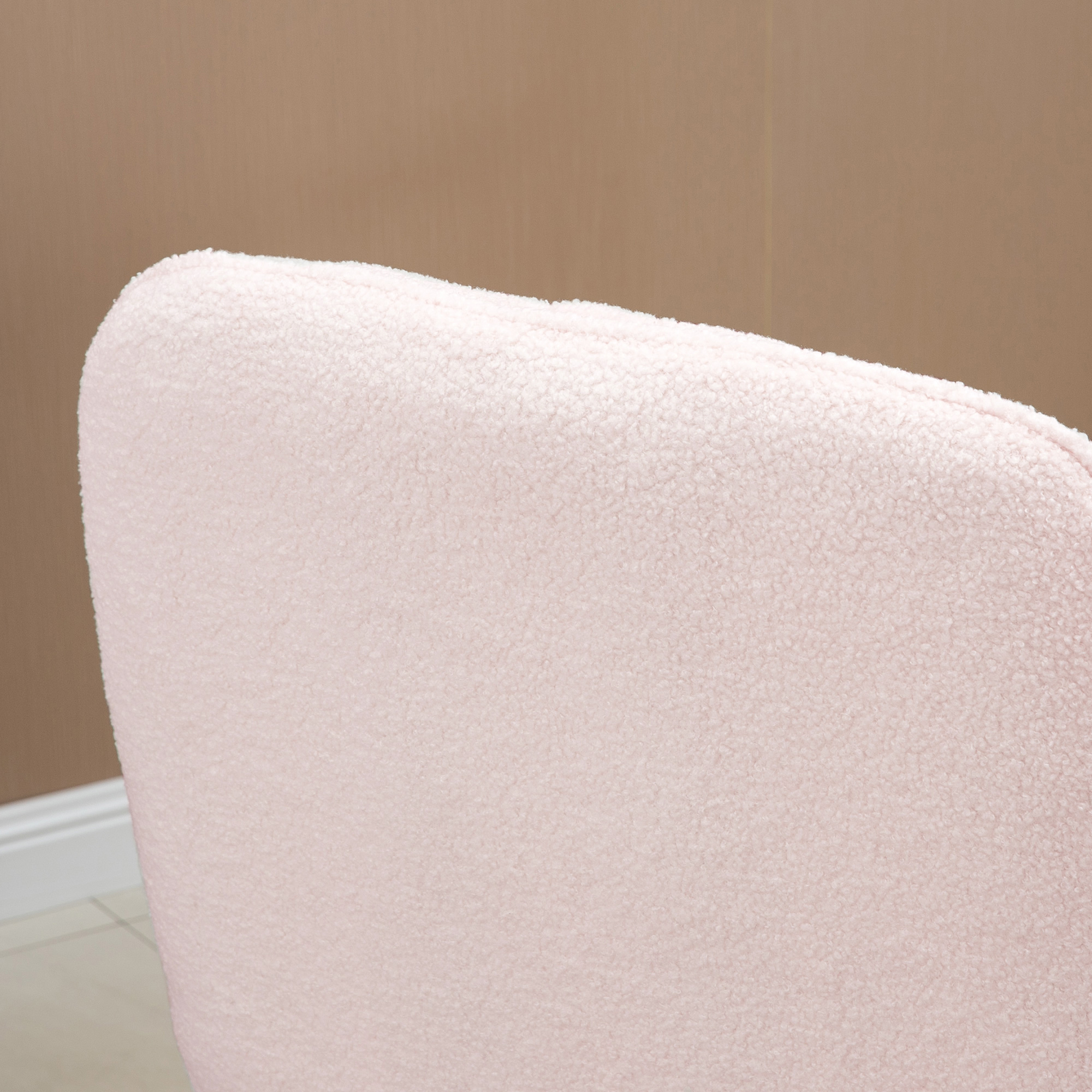 Schaukelstuhl mit Fleece-Bezug, Steppmuster, Kufen aus Kautschukbaumholz, bis 150 kg, Rosa