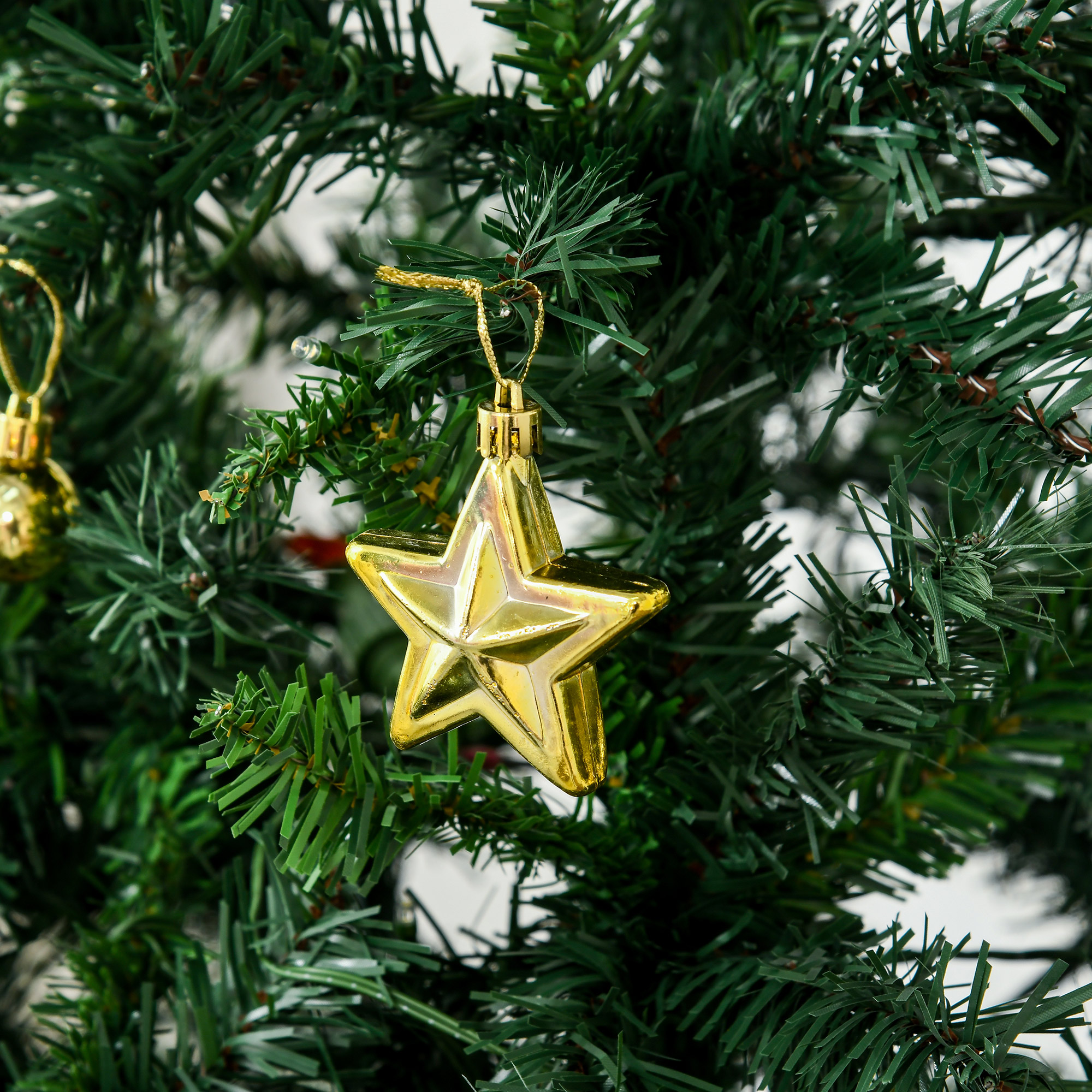 Künstlicher Weihnachtsbaum 180 cm künstlich Tannenbaum mit LED Beleuchtung, Kugeln, Christbaum mit 745 Spitzen, Weihnachtsdeko inkl. Metallständer für Drinnen