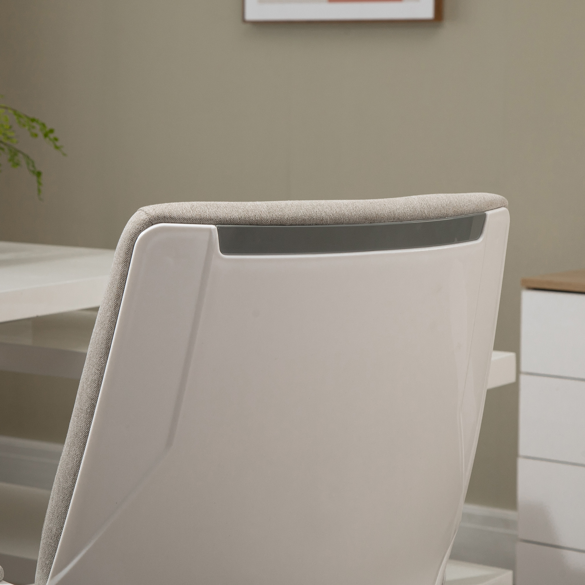 Bürostuhl Schreibtischstuhl Home-Office-Stuhl mit Wippenfunktion Rückenlehne höhenverstellbarer dick gepolstert ergonomisch 360°-Drehräder Polyester Nylon PP Beige+Weiß 62x69x92-100 cm