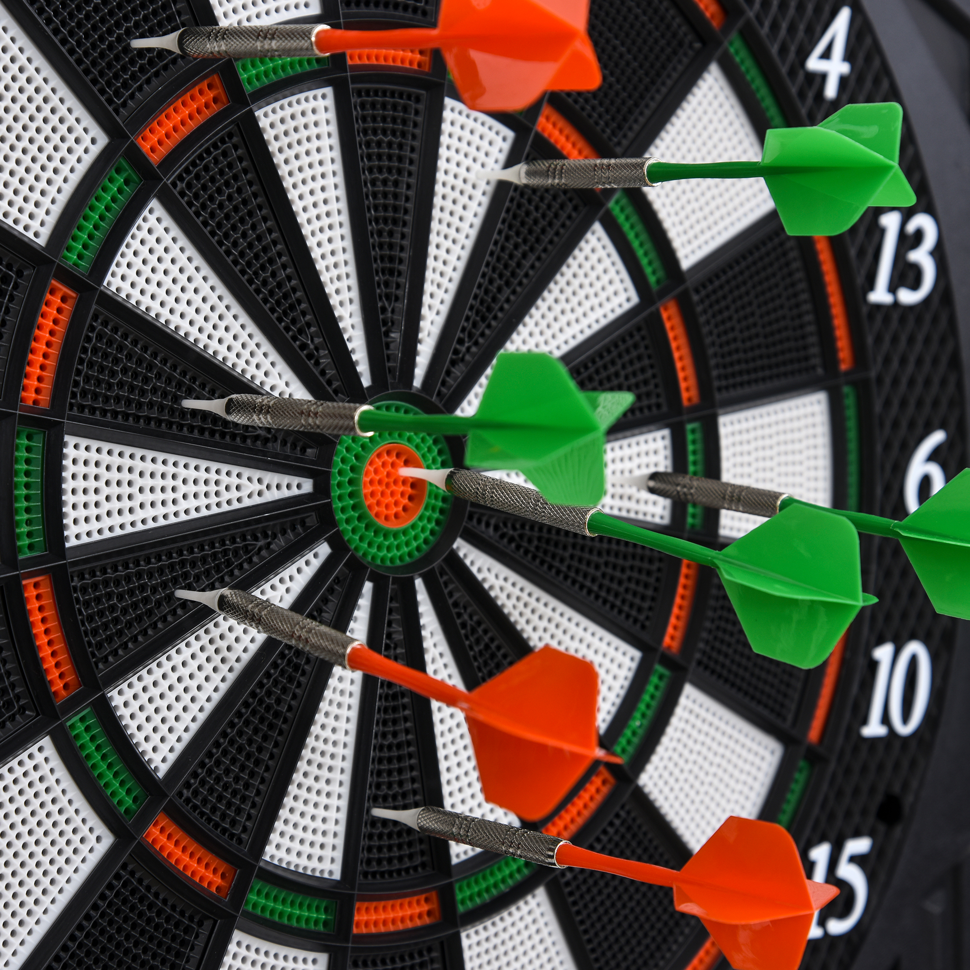 elektronische Dartscheibe Dartboard mit Sprachansagen Englische Stimme LED-Anzeigen 12 Darts 27 Spiele 216 Varianten Dartautomat mit Türen Dartscheibe Set für bis zu 8 Spieler