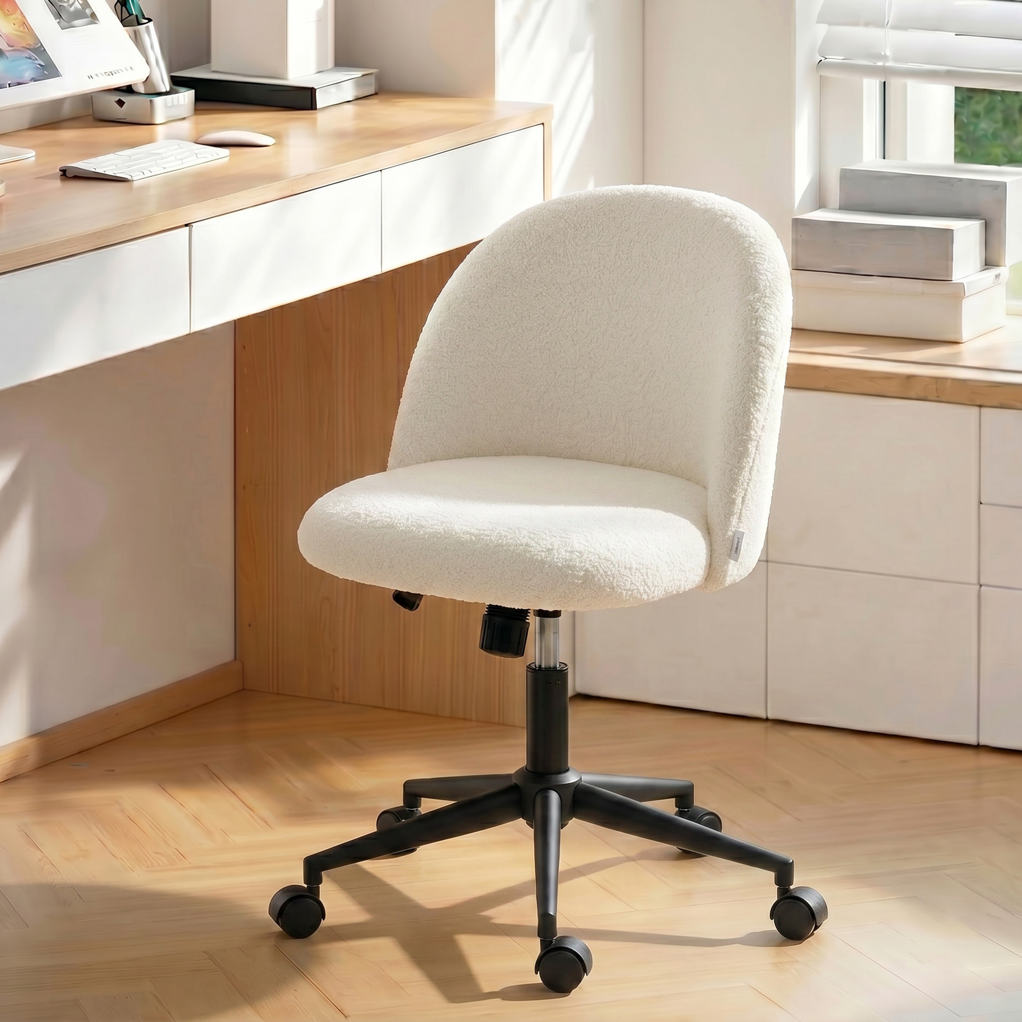 Drehbarer Bürostuhl aus Teddyfleece, höhenverstellbar, mit Rollen, Komfortschaum, Creme
