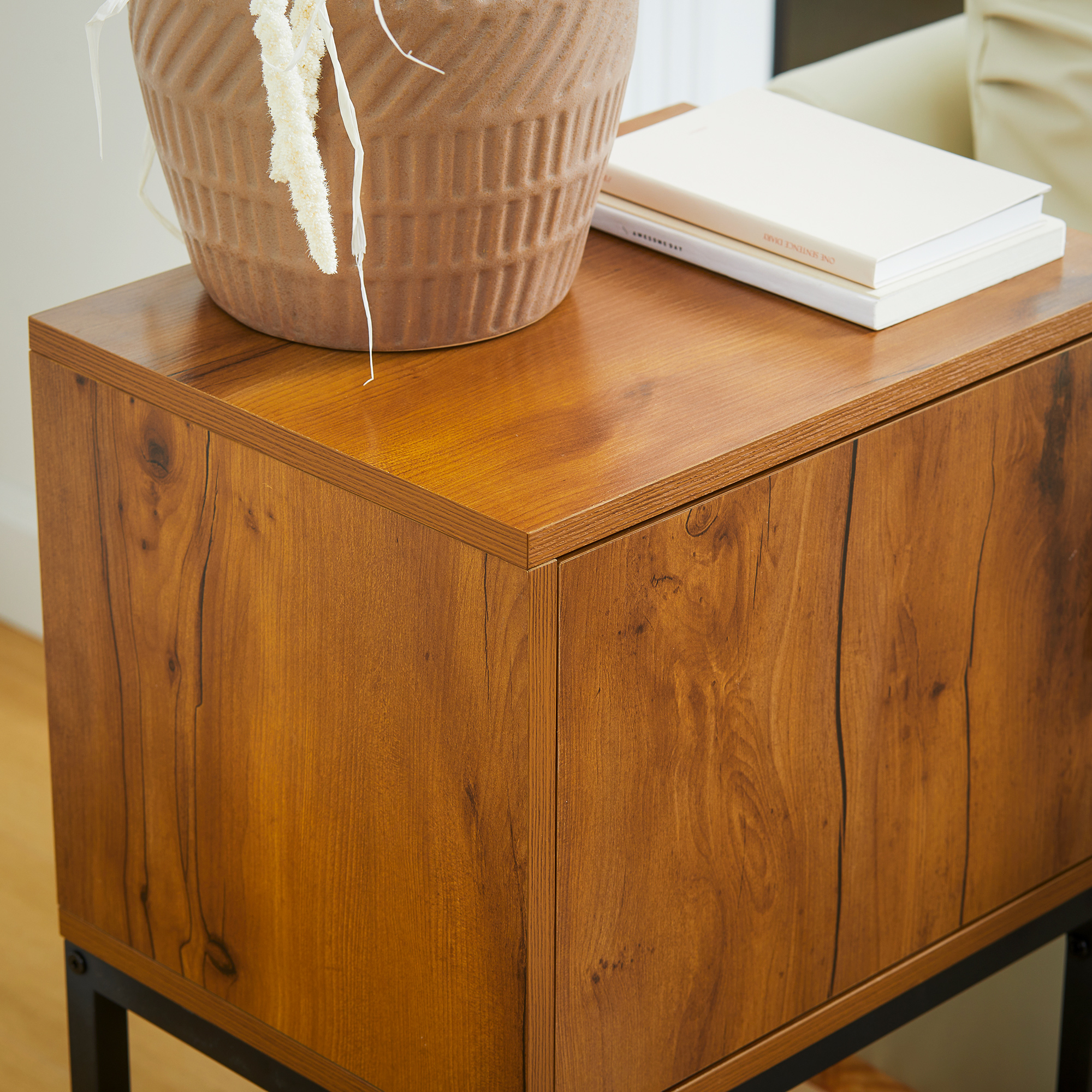 Konsolentisch im Industiriedesign, Beistelltisch, Sideboard, 1 Schrank, Naturholz + Schwarz