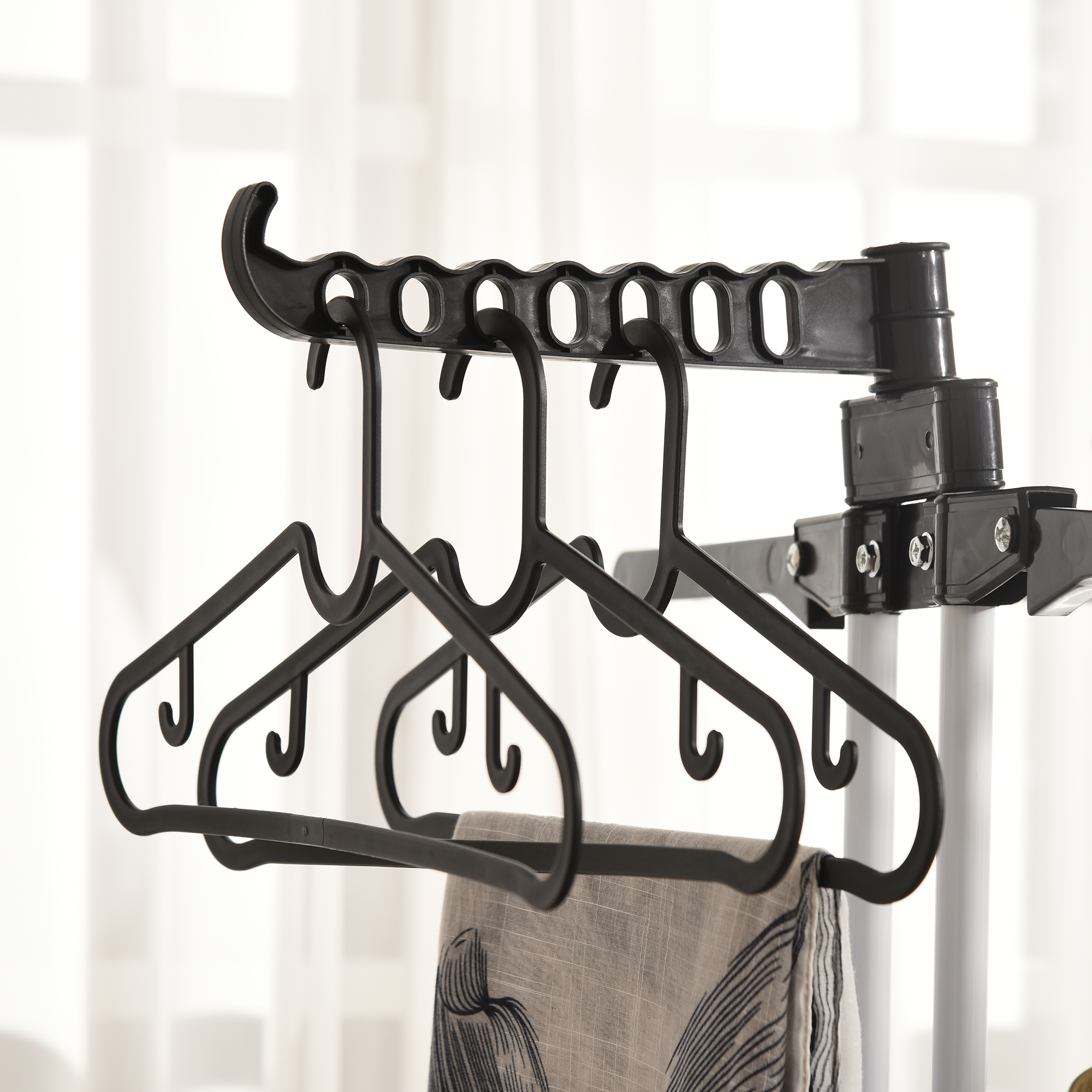 Wäscheständer, 4 Ebenen, klappbar, 4 Rollen mit 2 Bremsen, Metallrahmen, Schwarz, 73 x 64 x 177cm