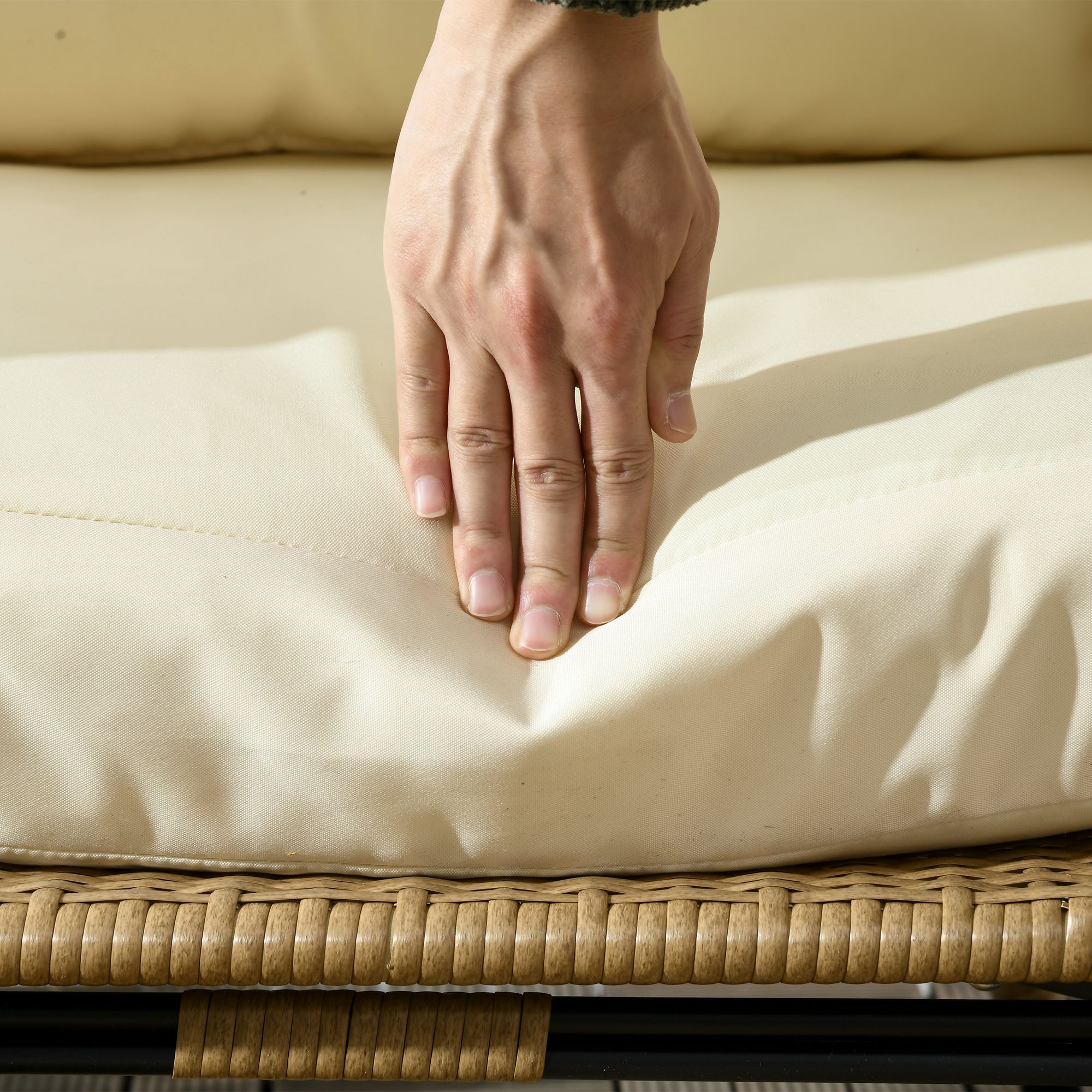 Korbstuhl in Rattanoptik, weiche Sitzkissen, Aluminiumrahmen, khaki+beige, 105 x 90 x 148 cm