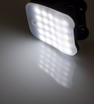 LED Solar Klemmleuchte "SWK 8020" / PIR Bewegungsmelder, 25 LEDs, IP44