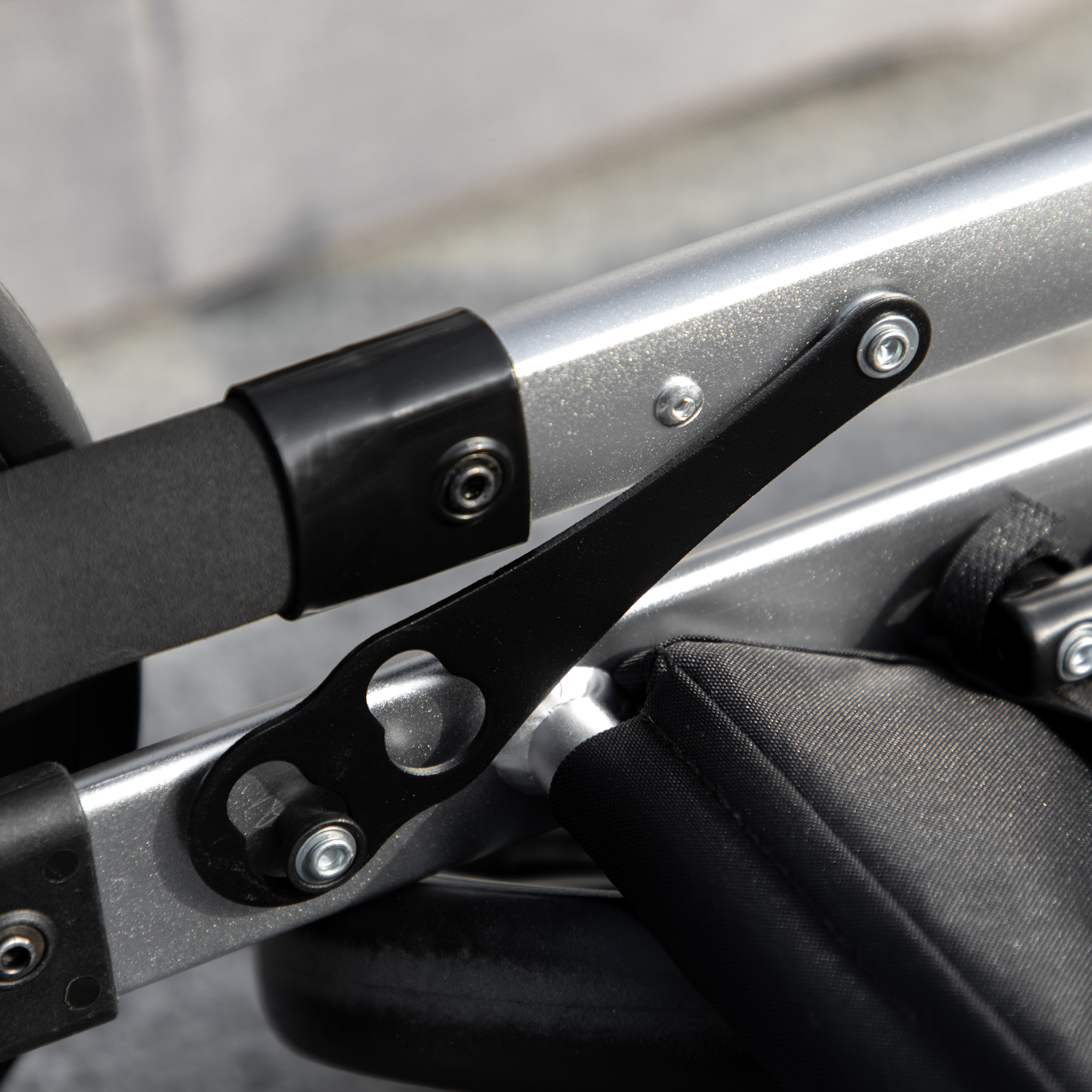 Hundebuggy Hundewagen bis 10 kg Klappbar Tragtasche Bodenkorb 83 cm x 58 cm x 102 cm, Hellgrau