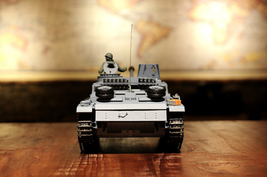 RC Panzer "Sturmgeschütz III" - Metallgetriebe