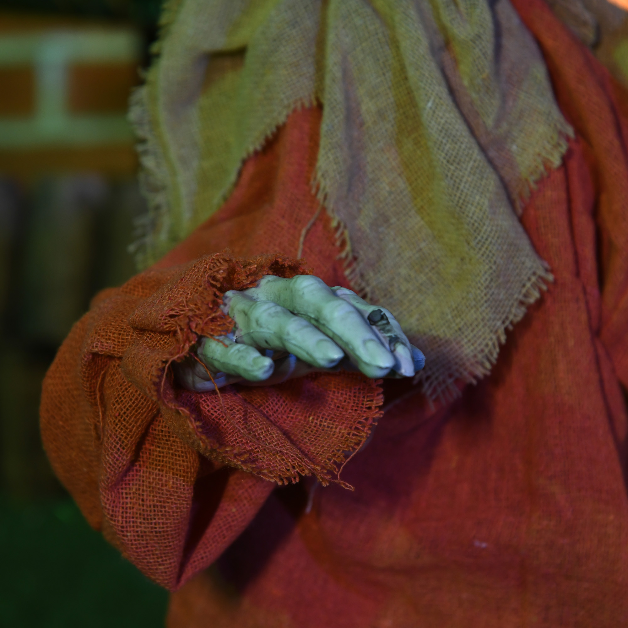 Vogelscheuche Halloween-Dekoration, beweglich, macht Geräusche, batteriebetrieben