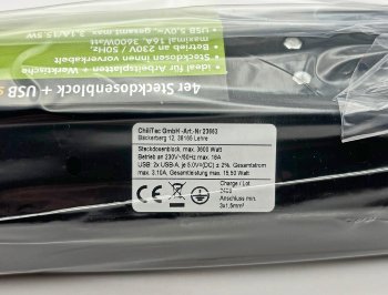 4-fach Steckdosenblock + 2x USB, schwarz / 250V~/ 16A, Aufbaumontage, USB 3,1A