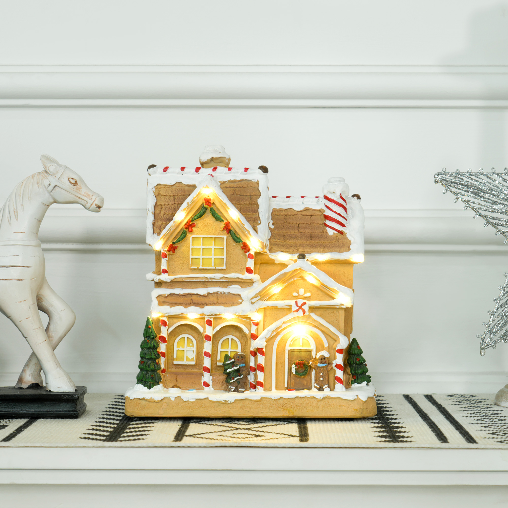 Lebkuchenhaus mit LED-Lichtern und Musik, Weihnachtshaus Winterlandschaft mit Lebkuchenmann, für Weihnachten, Braun