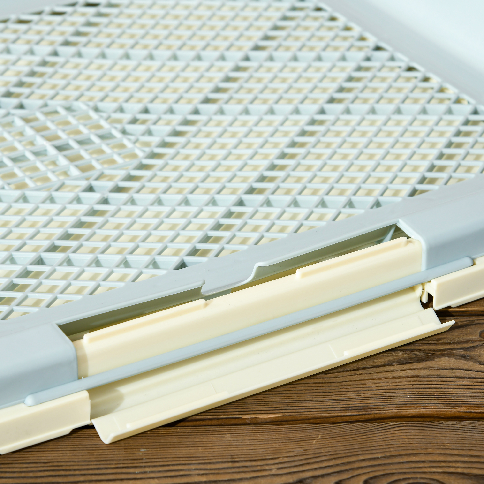 Hundetoilette Welpentoilette Hundeklo, 2 Lagen, Kunstrasen, wiederverwendbar, 63 x 48.5 x 6 cm, Grün + Weiß