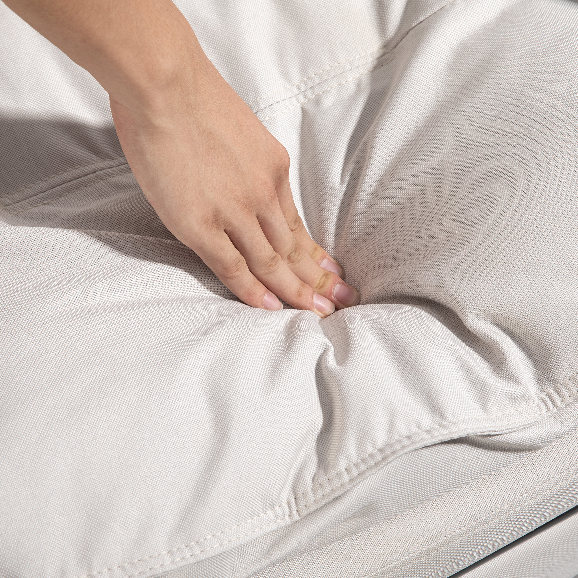 Massage-Bürostuhl, Schreibtischsessel mit Massagefunktion, höhenverstellbarer, ergonomischer Drehstuhl, Nylon, Cremeweiß