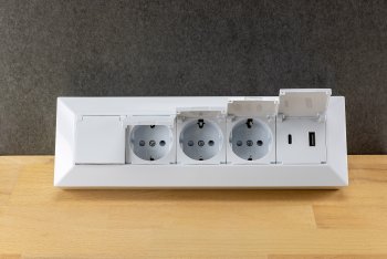 4-fach Steckdosenblock, USB-A+C, weiß, 250V~/ 16A, USB 3,1A, PD, mit Klappen