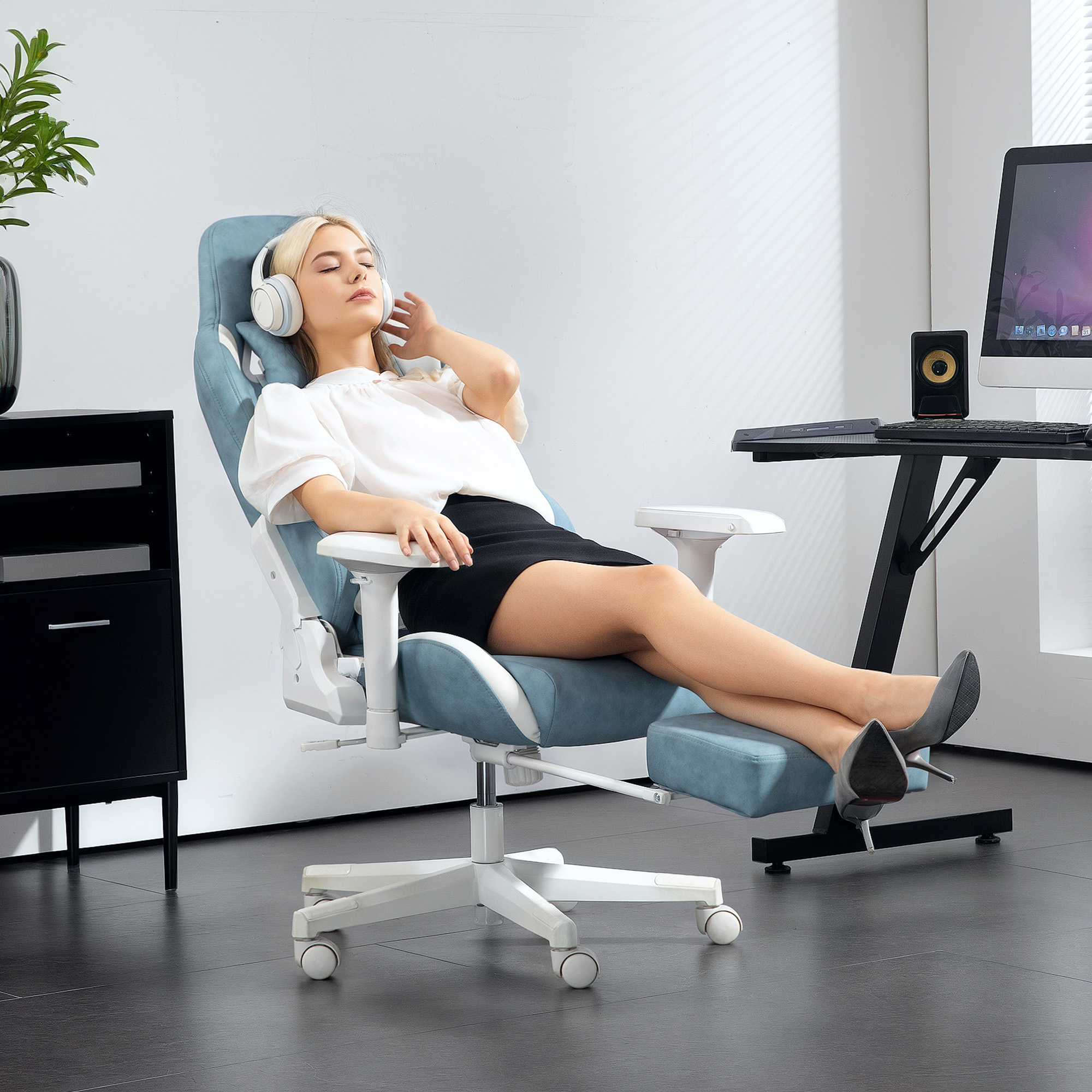Gaming-Sessel, verstellbare Armlehnen & Rückenlehne, Kunstlederbezug, bis 120 kg, Blau