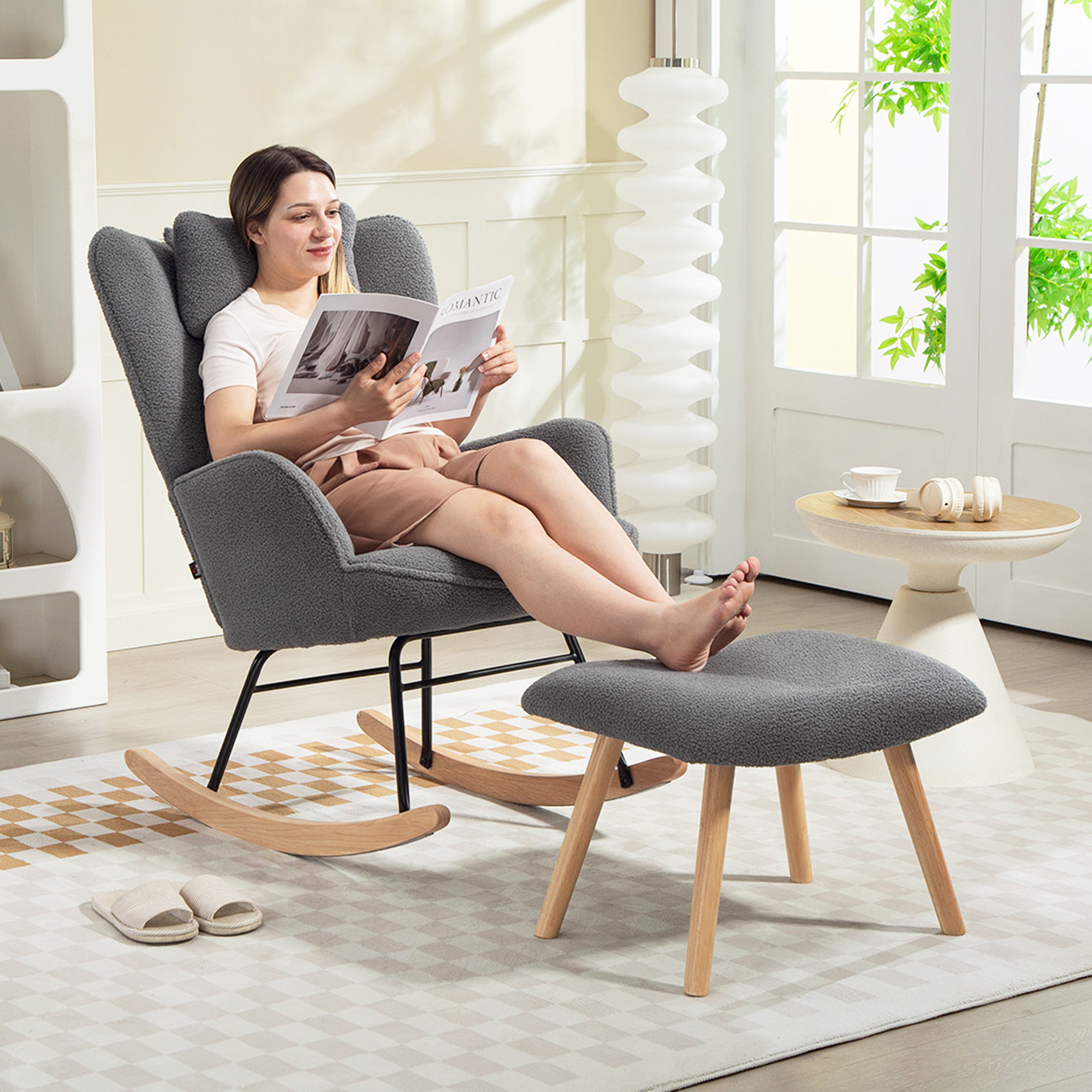 Schaukelstuhl mit Fußhocker, weicher Fleece-Bezug, Holzbeine, Kissen, hohe Rückenlehne, Schaukelsessel, Dunkelgrau