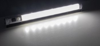 LED Unterbauleuchte mit Bewegungsmelder / Batteriebet., 9 SMD LEDs, 80lm, weiß
