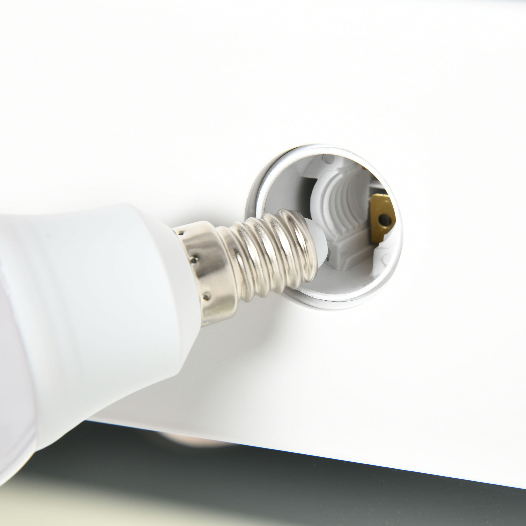 Hollywood Spiegel mit Beleuchtung, Touch-Steuerung, Memory-Funktion, 12 dimmbare LED-Lampen, weiß, 80 x 60 cm