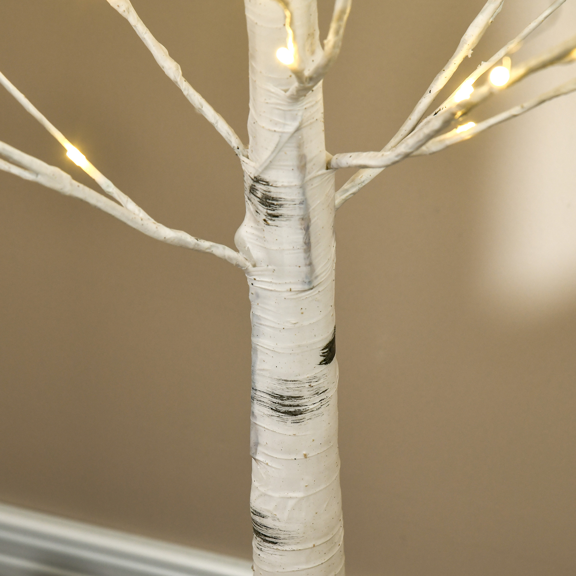 Künstliche Birke mit LEDs, biegsame Äste, Kunststoff und Metall, 150 cm, Weiß
