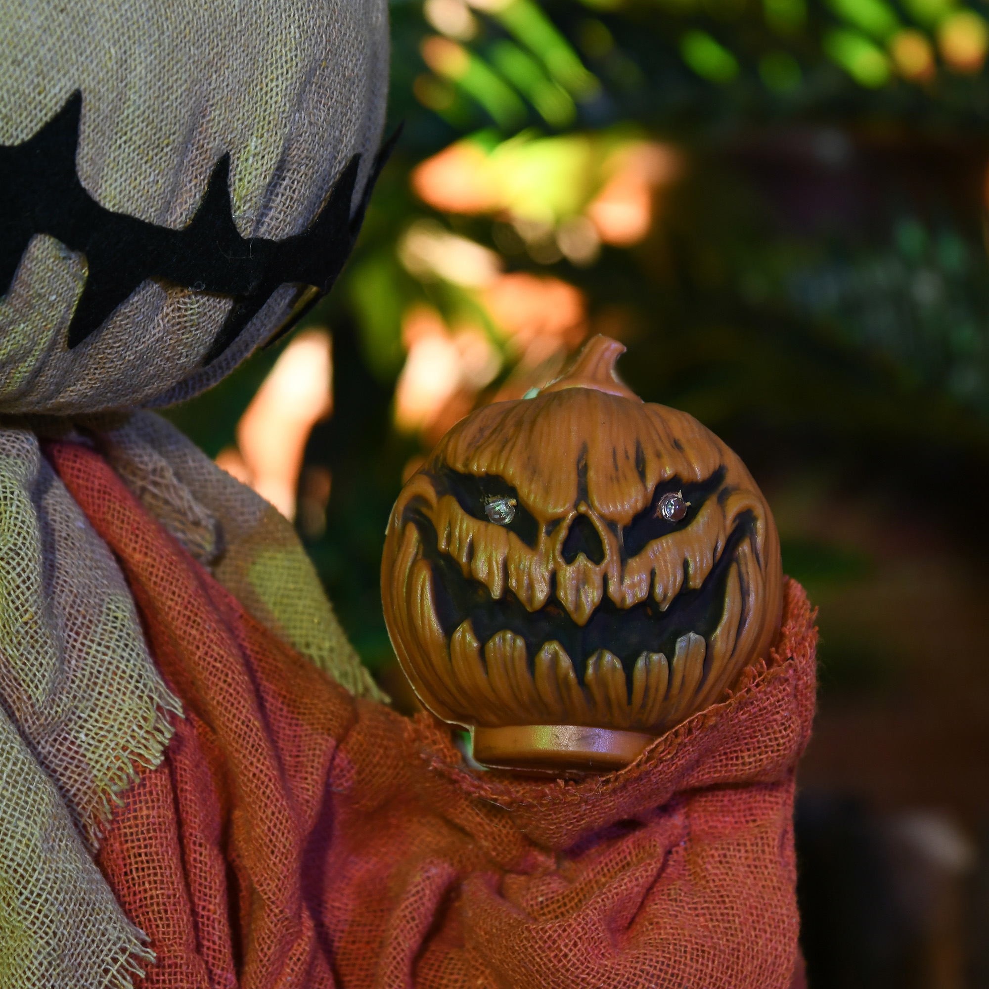 Vogelscheuche Halloween-Dekoration, beweglich, macht Geräusche, batteriebetrieben