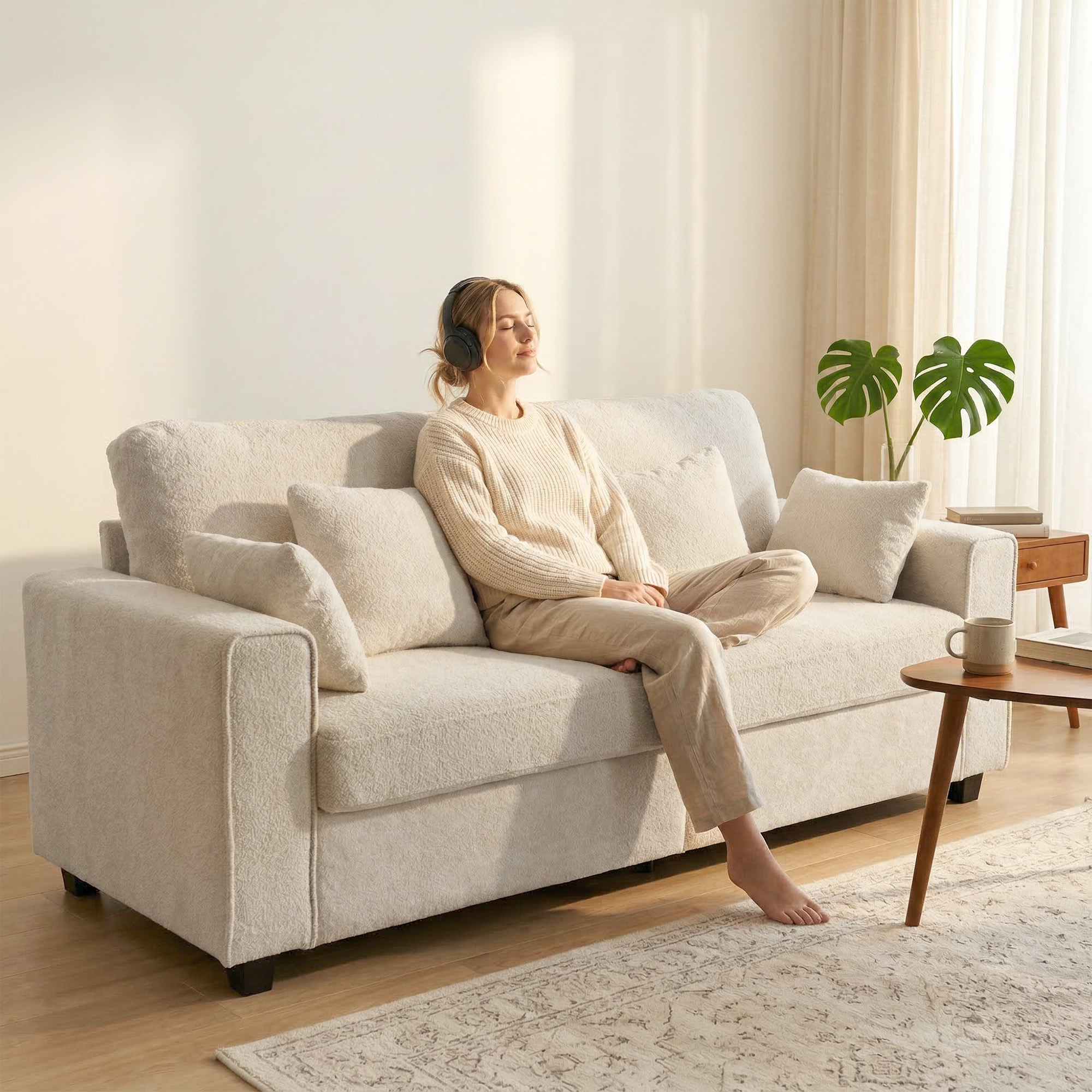 beiges 3-Sitzer-Sofa mit Raindrop-Samtbezug, tiefem Sitz, Federkissen, breiten Armlehnen und 4 Kissen