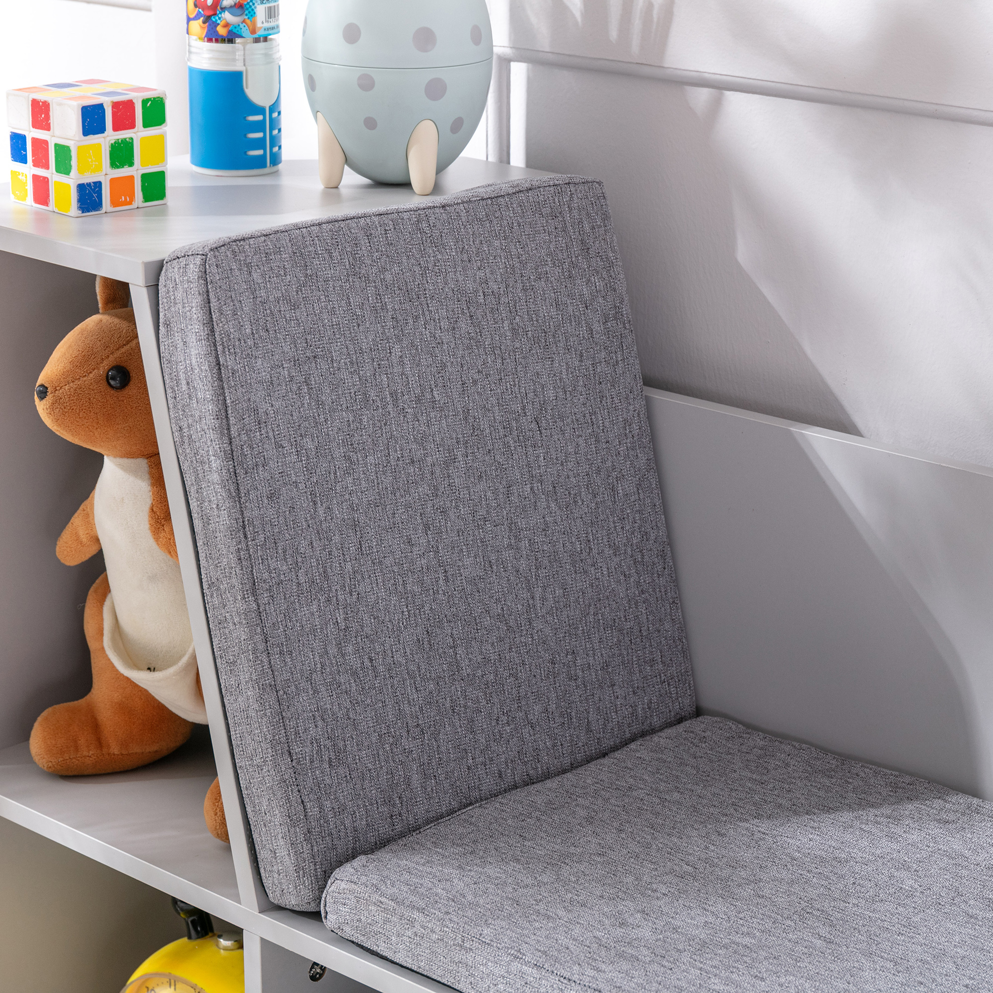 2-in-1 Kinderregal Regal + Sitzbank inkl. Polster 103 cm × 30 cm × 62 cm Weiß + Grau