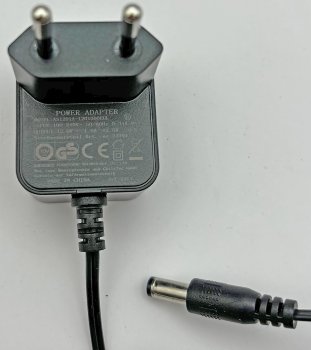 Stecker-Netzteil "CTN-1212n" / 110-240V~ >12V=, 1000mA / 12W